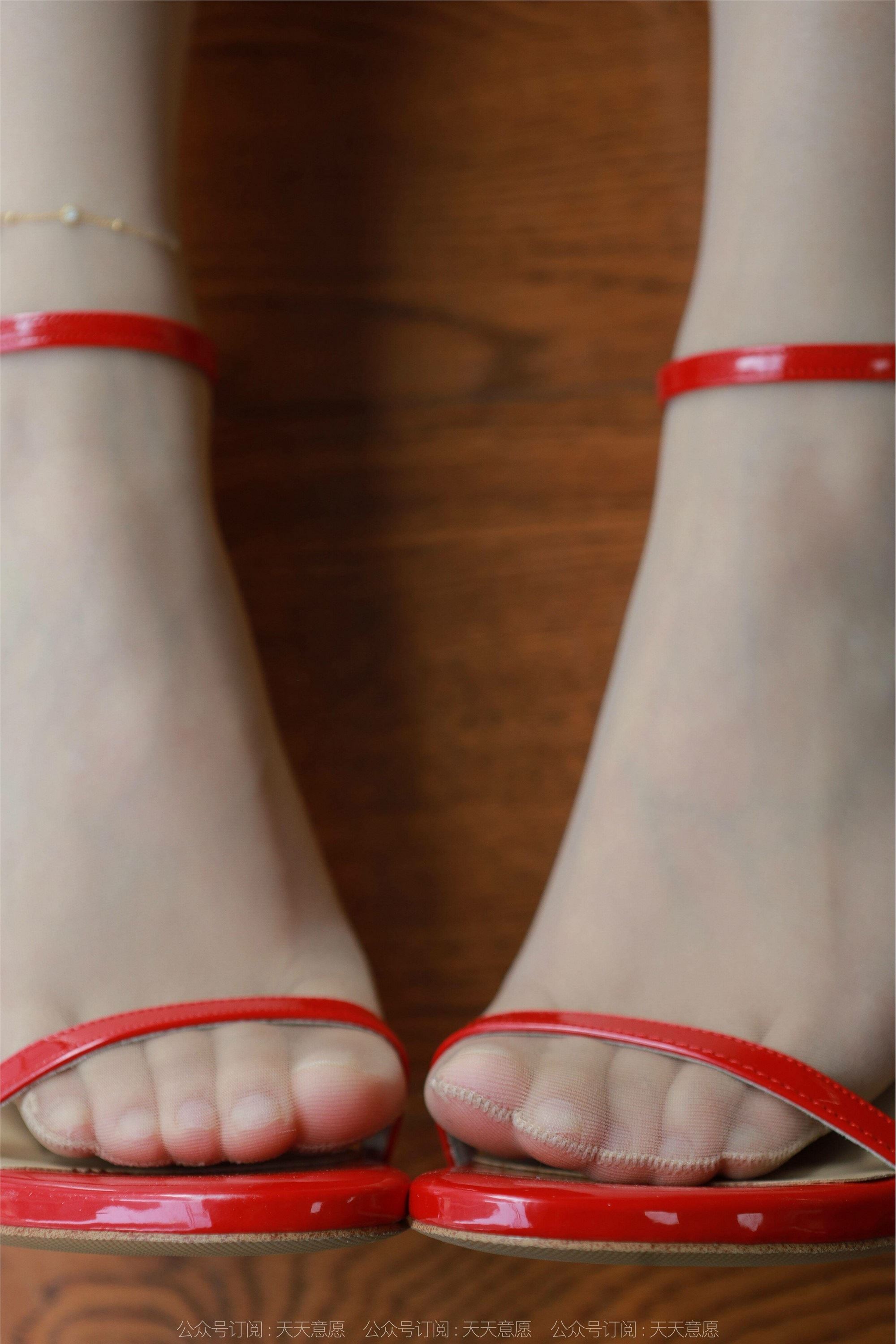 IESS异思趣向  2022.02.10 丝享家1001：秋秋《跨年夜性感红裙》